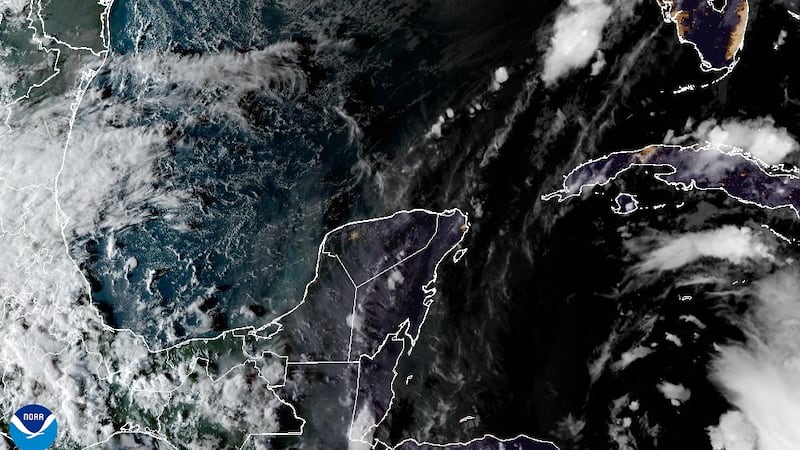 El huracán Isaías está tocando tierra en Florida.