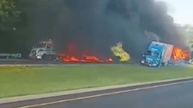 Aparatoso accidente en la I-65 provoca el cierre en ambos sentidos