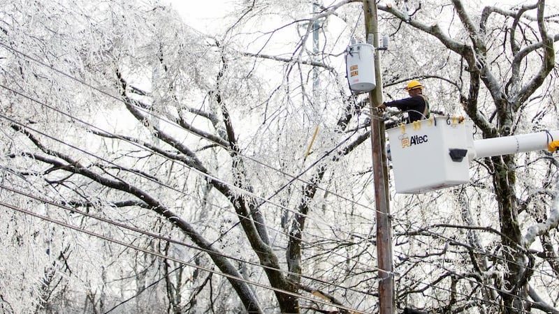 NES lineworker restoring power in Nashville