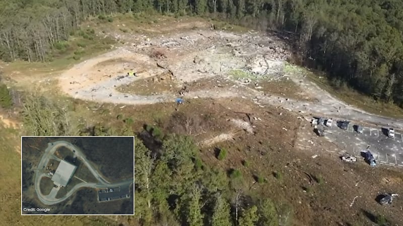Vista aerea de los escombros que quedaron tras la explosión de la planta de procesamiento de...