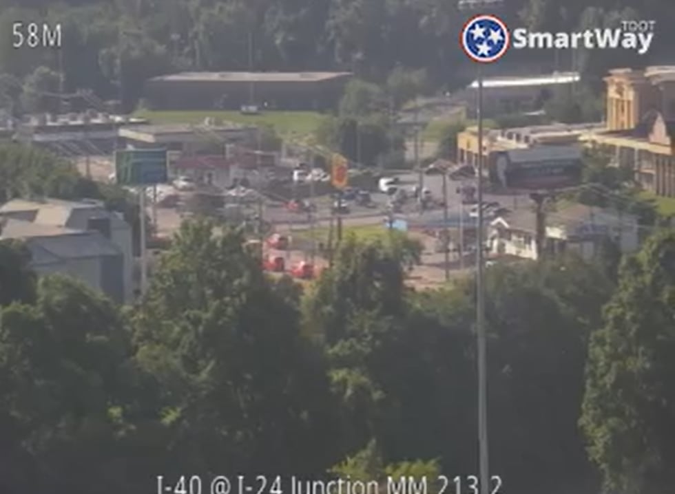 Westbound lanes on Murfreesboro Pike, near I-24 shut down due to vape store fire