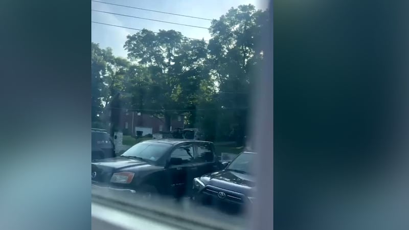 ICE monta fuerte operativo para detener a una mujer en Nashville el 13 de agosto.