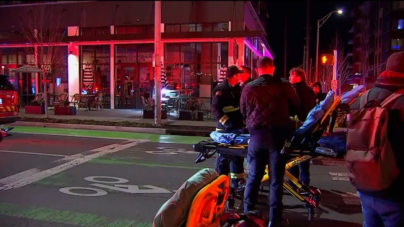 Bomberos de Nashville atienden una posible intoxicación por monóxido de carbono en el complejo...