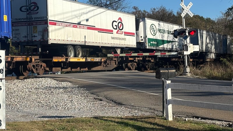 Tren atropella a una persona en Antioch