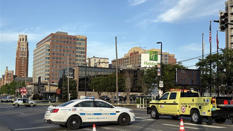 2 injured after crash involving motorcycle closes West End Avenue in Nashville