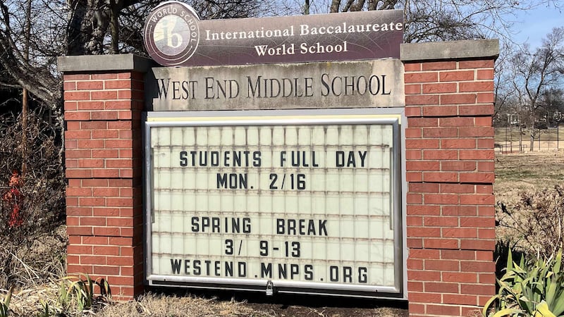 ex-entrenador utilizó la tarjeta de débito para hacer compras indebidas y vendió equipo...