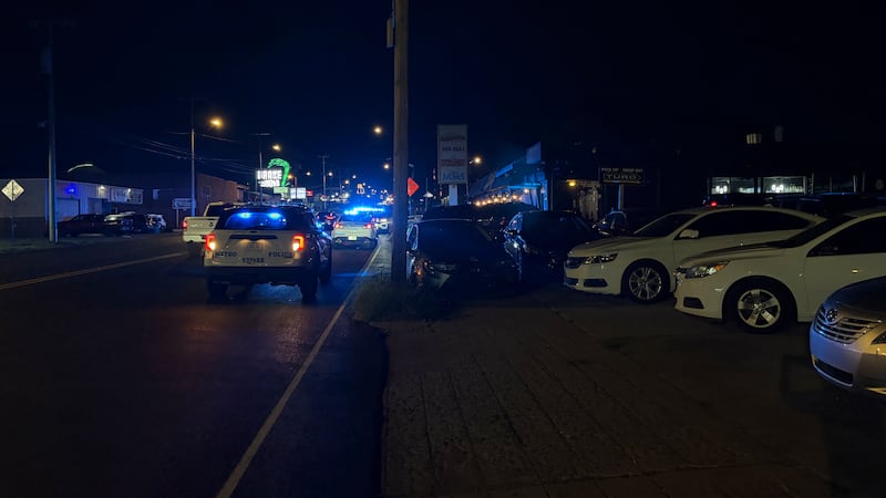 3 injured in stabbing near Nashville restaurant, police say