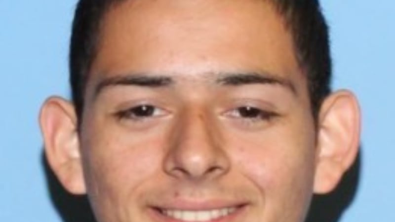 Se cree que Allen Bautista Milla, de 21 años, es responsable del accidente fatal que mató a...