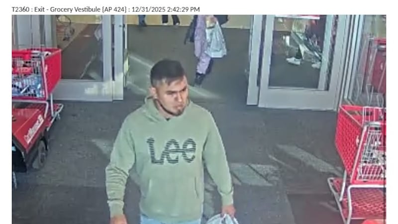 Hombre encuentra cartera y decide usar las tarjetas de crédito, según la policía de Smyrna