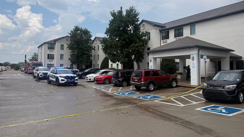 2 shot, 2 in custody after shooting at Murfreesboro hotel