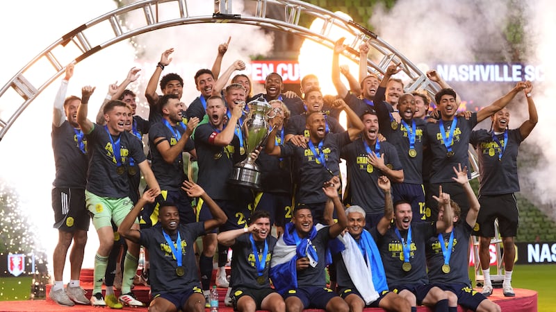 Los jugadores del Nashville SC celebran su victoria sobre el Austin FC en la final de la US...