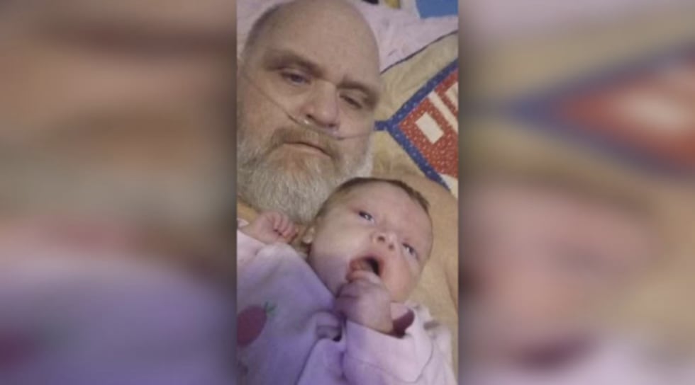 bebé de 3 meses y su abuelo mueren al ser atacados por varios perros en Tullahoma