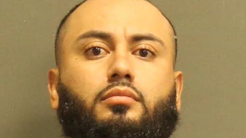 David Torres es acusado de abusar y acosar a su expareja, según policía de Nashville.
