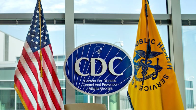 En esta fotografía del 19 de noviembre de 2013 se puede ver el logo de los Centros para el...