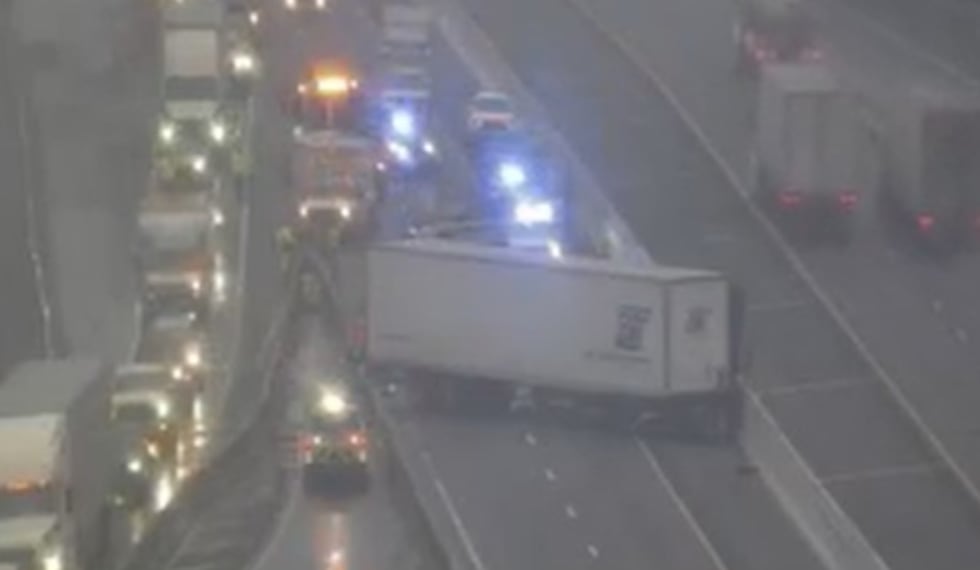 Semitruck crashes blocks portion of I-24W in Rutherford County before the South Church Street...