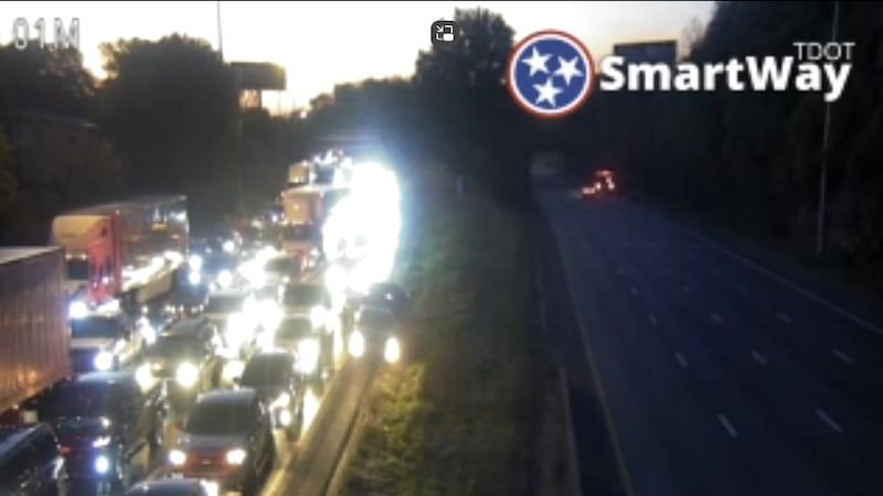 Volcadura de auto en I-40W