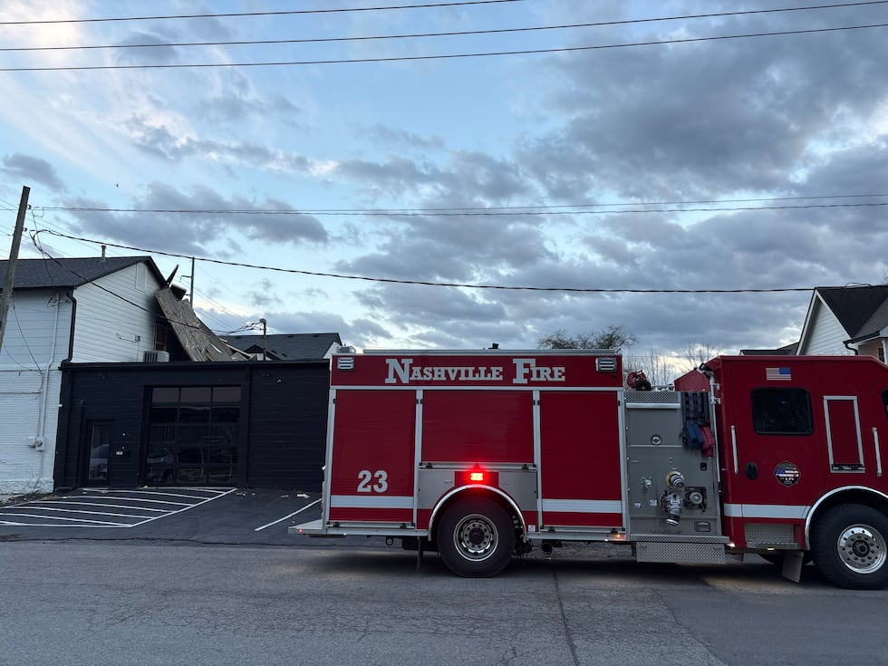Strong winds damage roof of West Nashville businesses