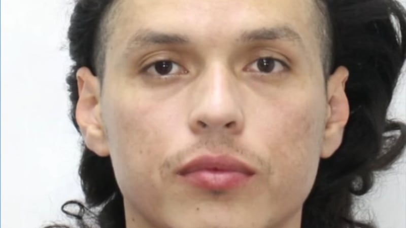 Kelvin Mejia Romero entregado a ICE tras cumplir una sentencia relacionada con manejar bajo...