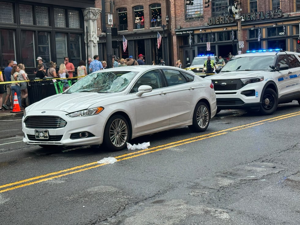 Large police presence reported in downtown Nashville