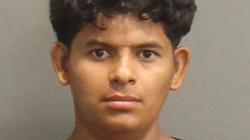Jerson Diaz de 22 años de edad, es acusado de estupro y abuso sexual de una menor según la...