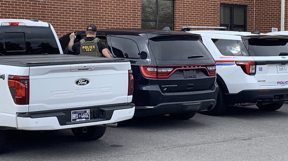 ICE realiza operativo en calles en coordinación con la policía de Hendersonville, Tn este 24...