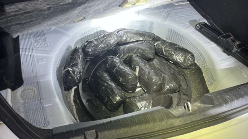 Incautan 44 lbs de metanfetamina en parada de tráfico