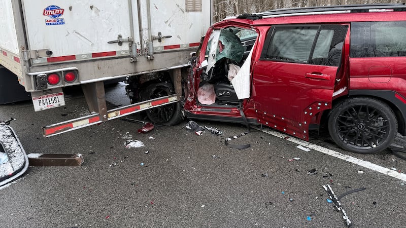 Crashes involving about 20-30 vehicles with injuries, closes I-40 West for hours in TN