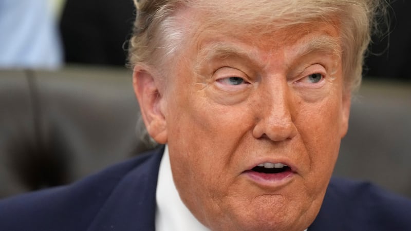 El presidente estadounidense Donald Trump en la Oficina Oval en la Casa Blanca en Washington,...