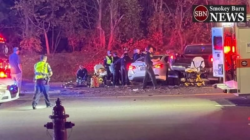 Una mujer muere y una niña de 12 años grave tras accidente de auto