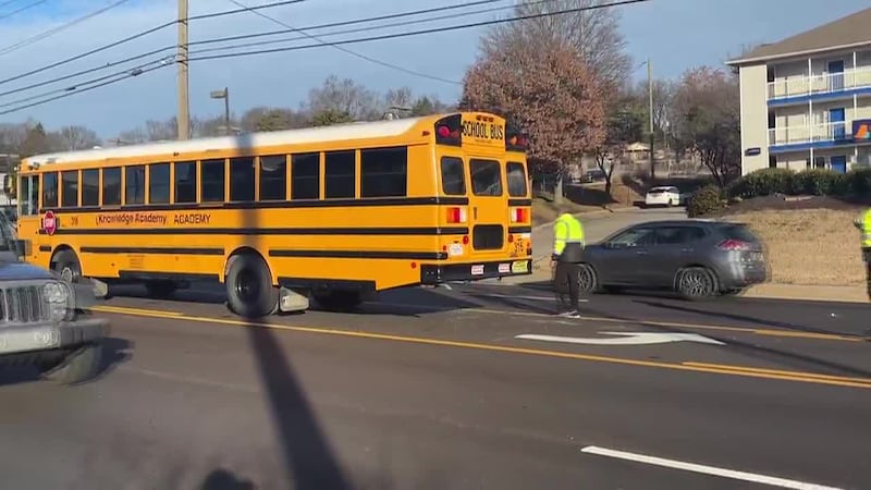 Varios heridos tras accidente de autobús escolar en Antioch